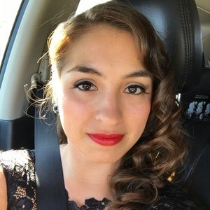 Meet your Posher, Andrea